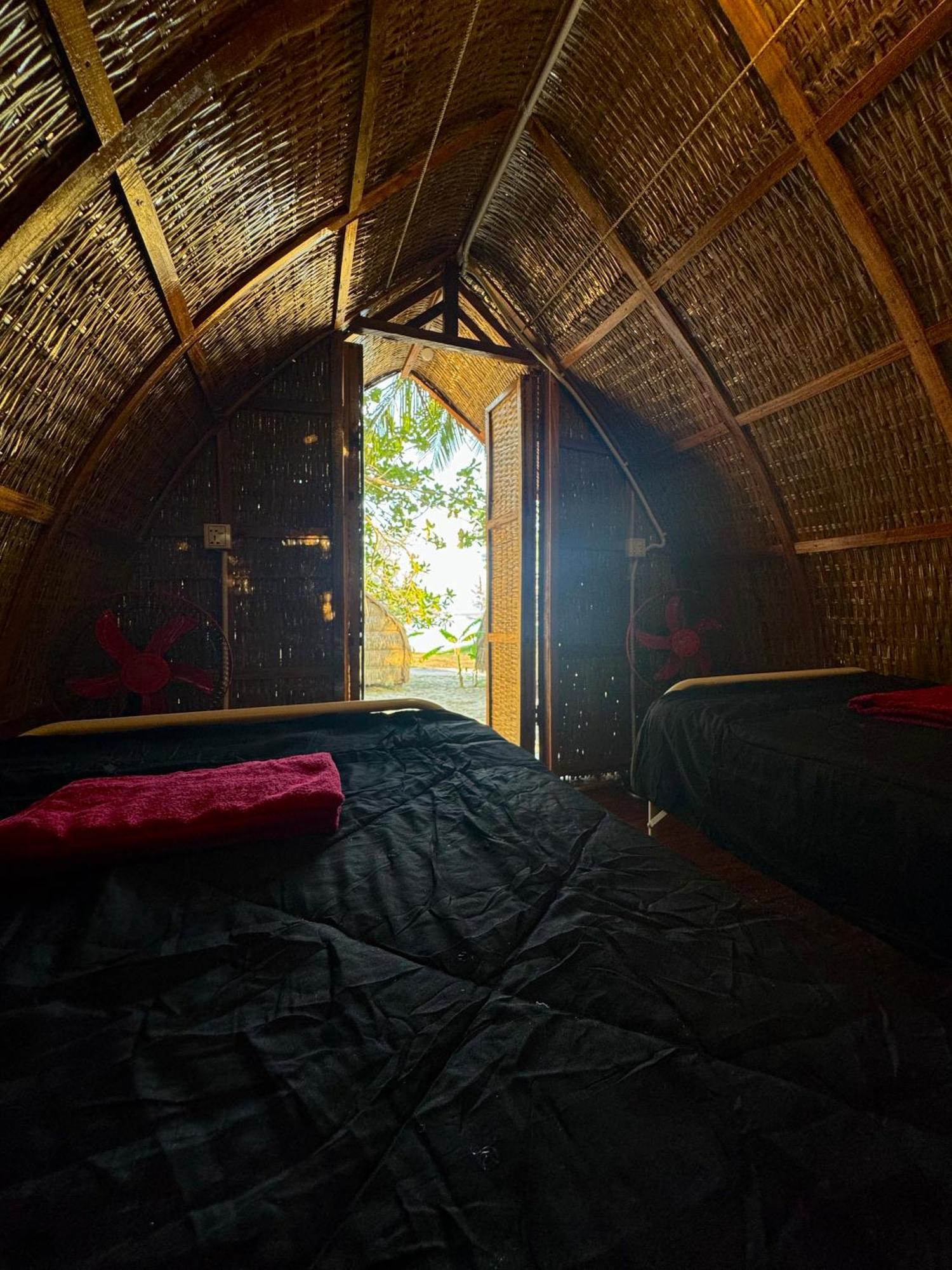 Rafikis Retreat Hostel Derm Tkov Village Екстериор снимка