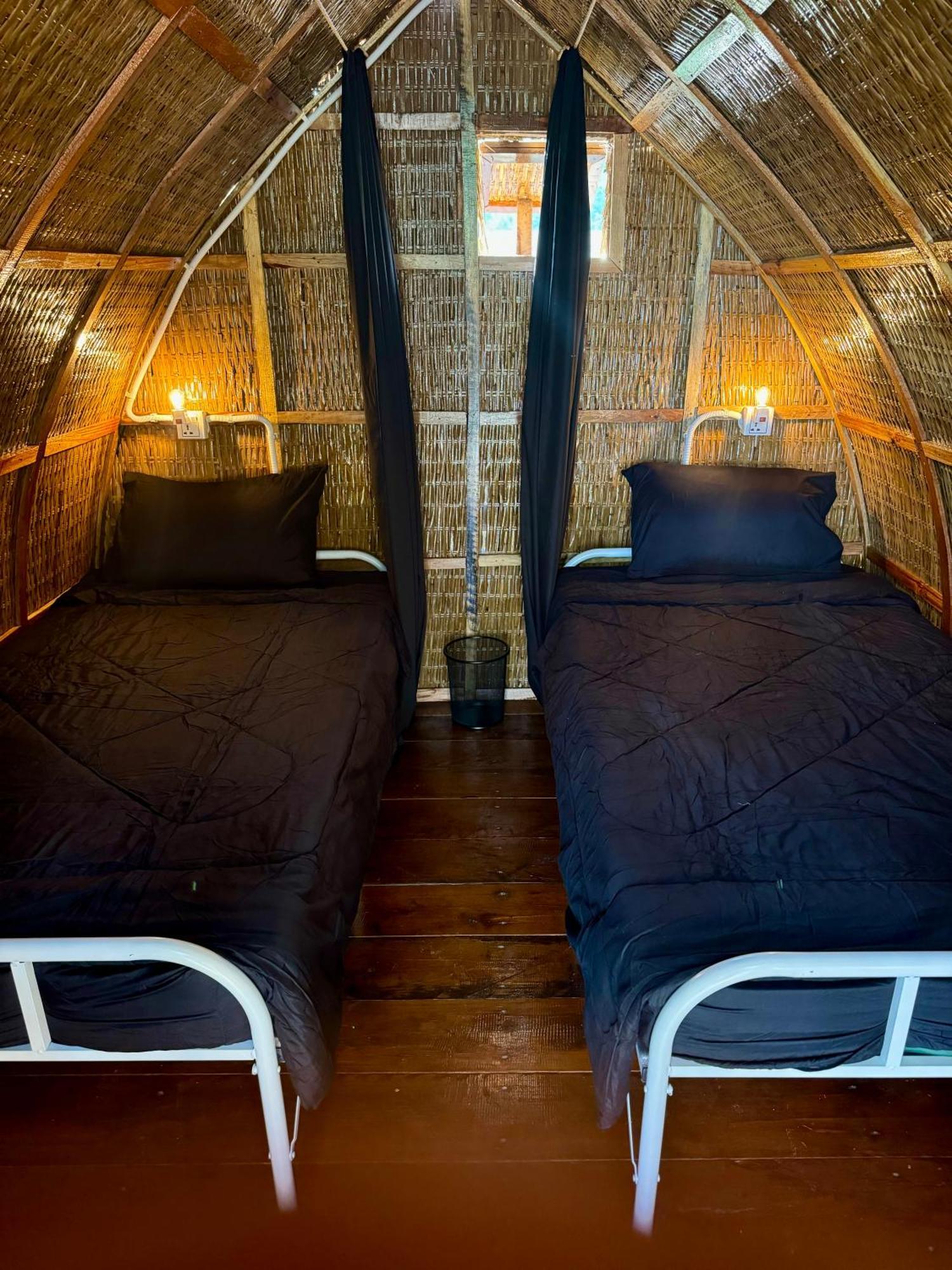 Rafikis Retreat Hostel Derm Tkov Village Екстериор снимка