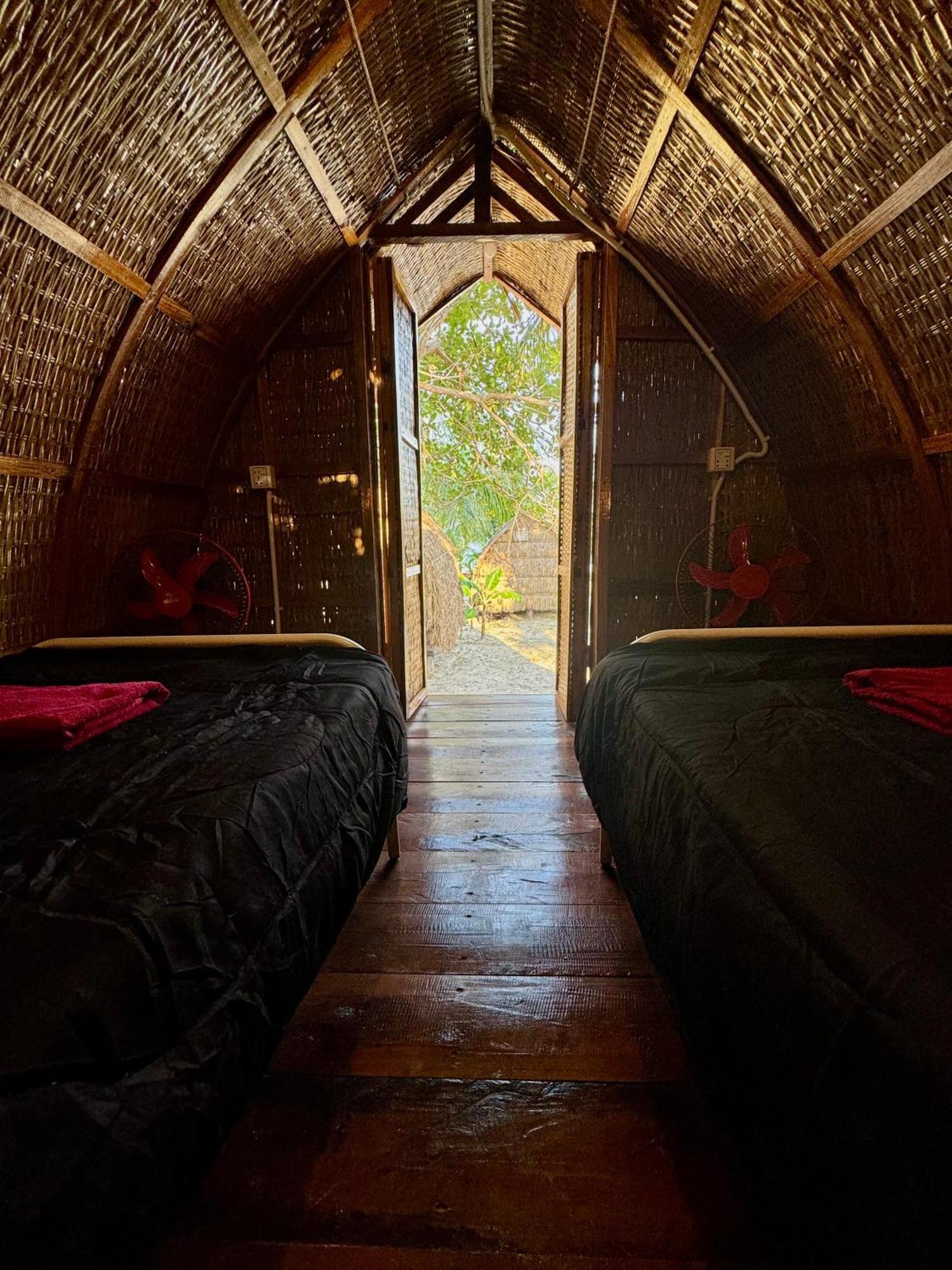 Rafikis Retreat Hostel Derm Tkov Village Екстериор снимка
