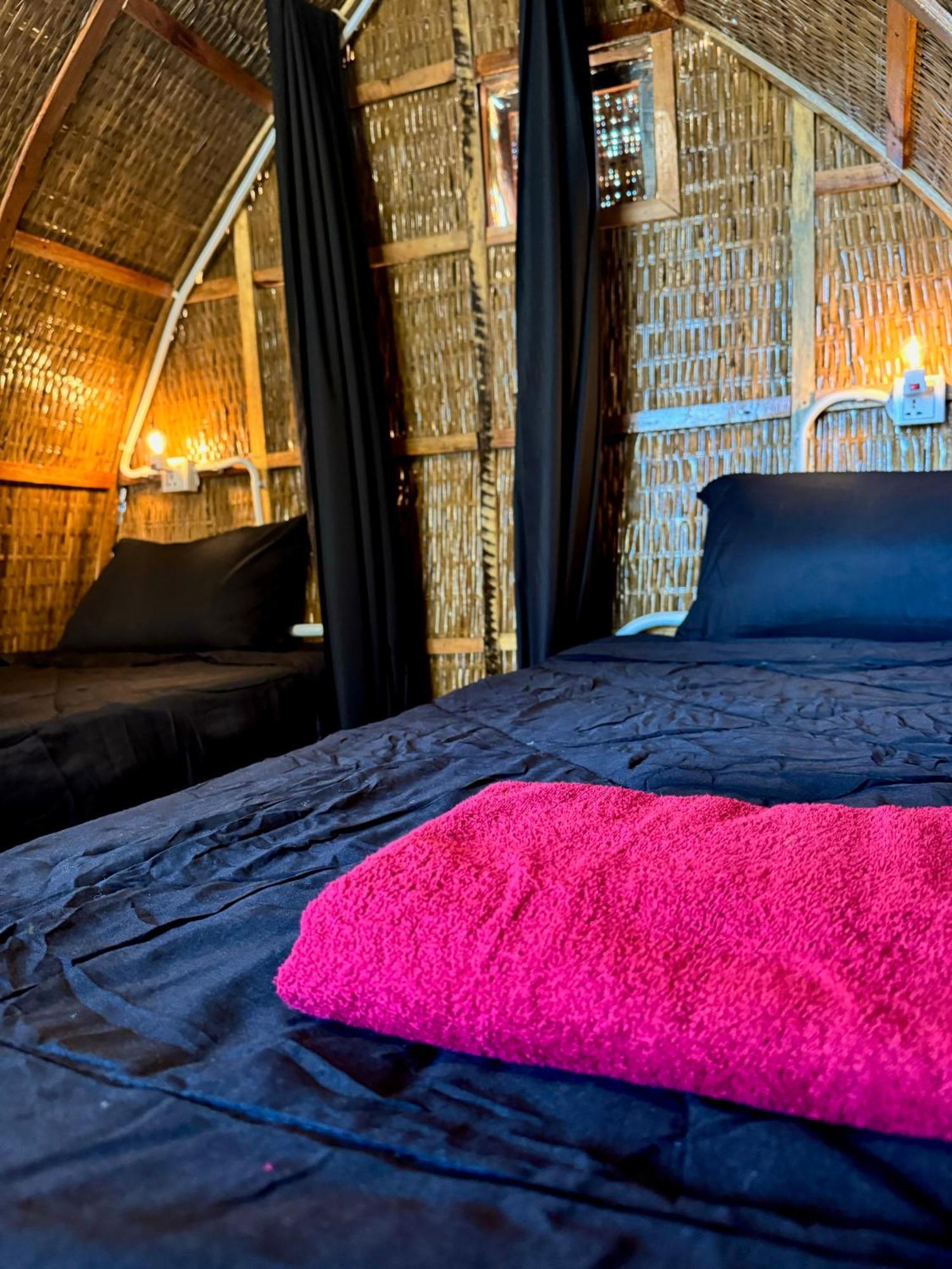 Rafikis Retreat Hostel Derm Tkov Village Екстериор снимка