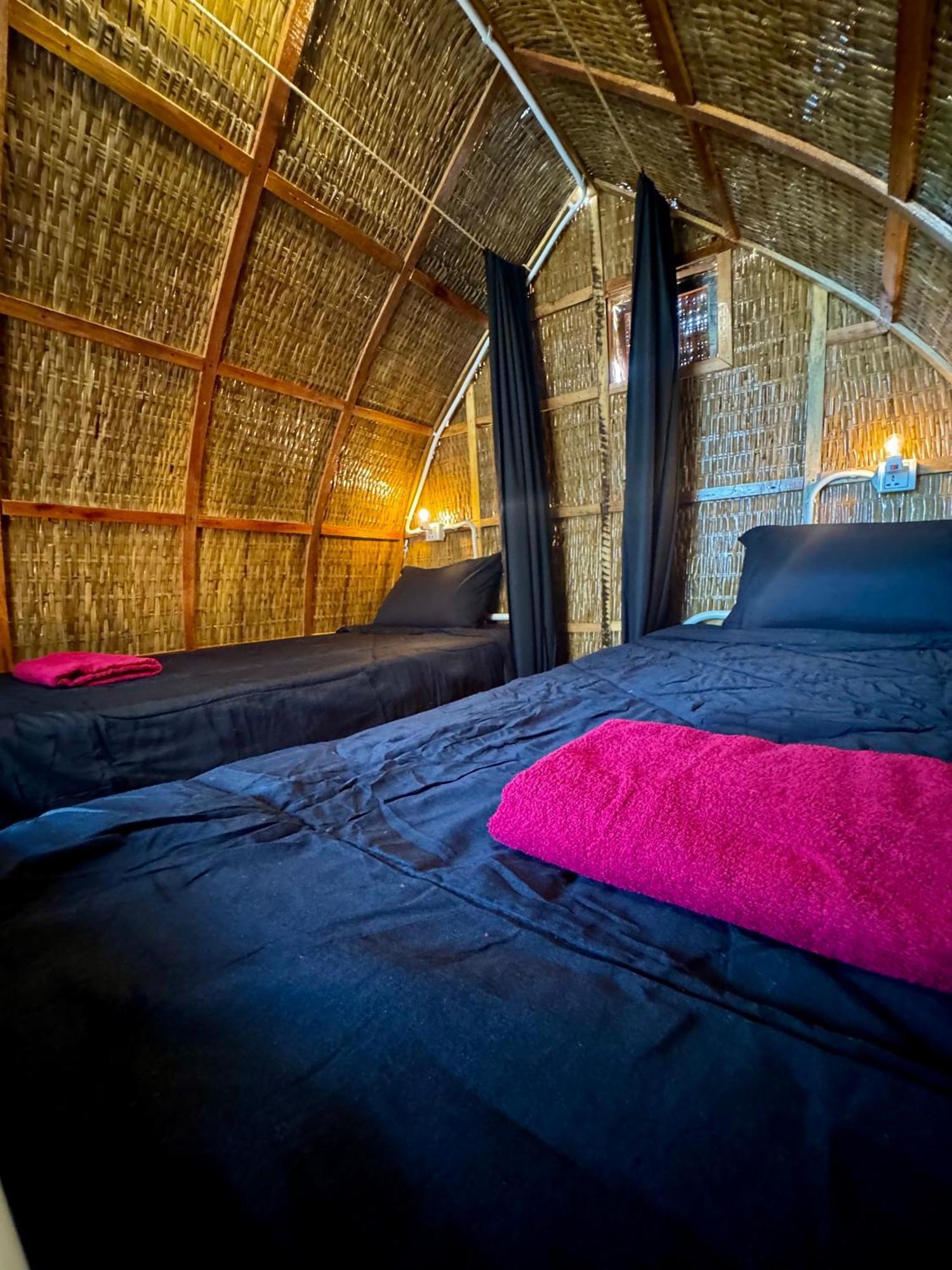 Rafikis Retreat Hostel Derm Tkov Village Екстериор снимка