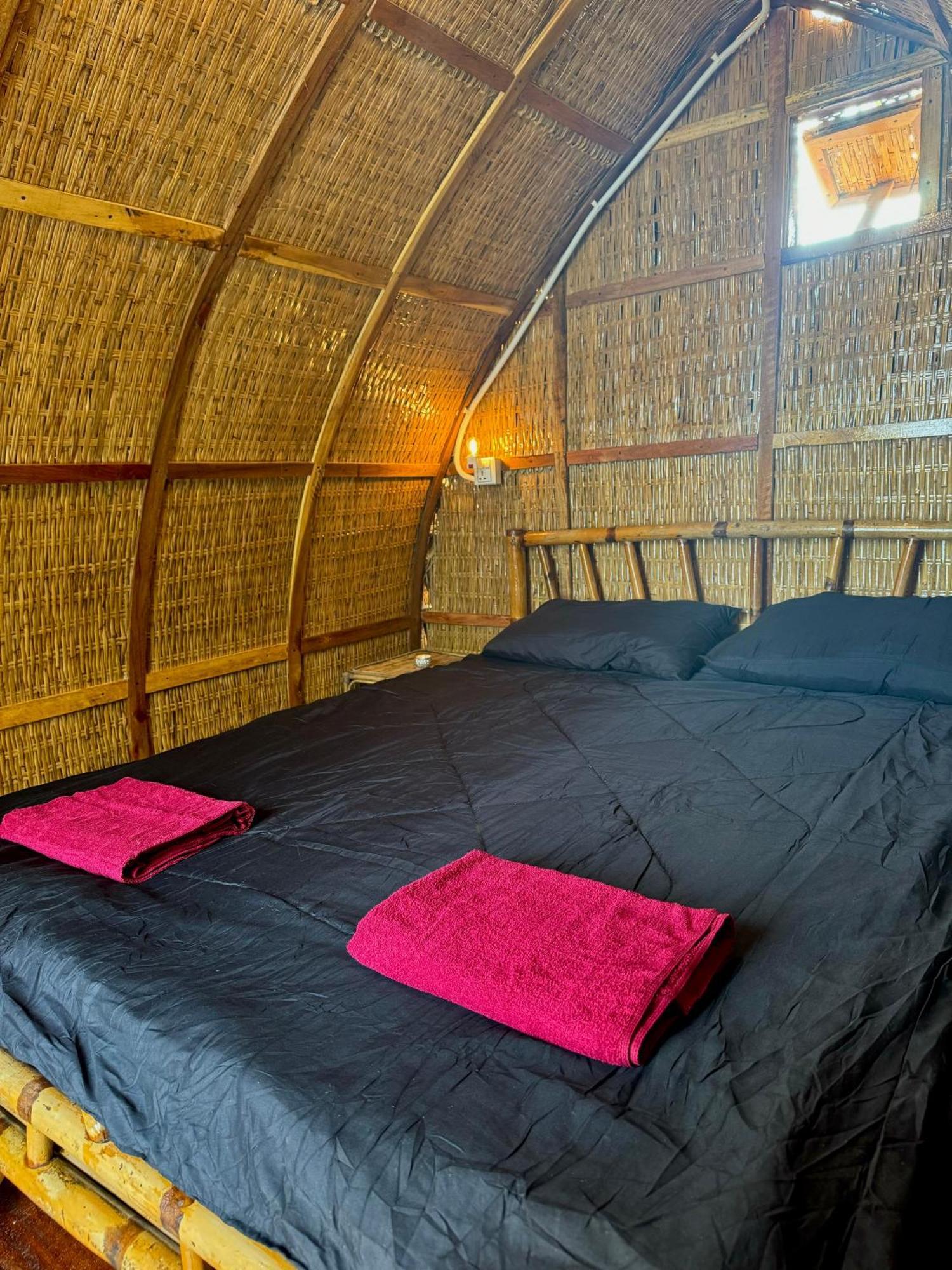 Rafikis Retreat Hostel Derm Tkov Village Екстериор снимка